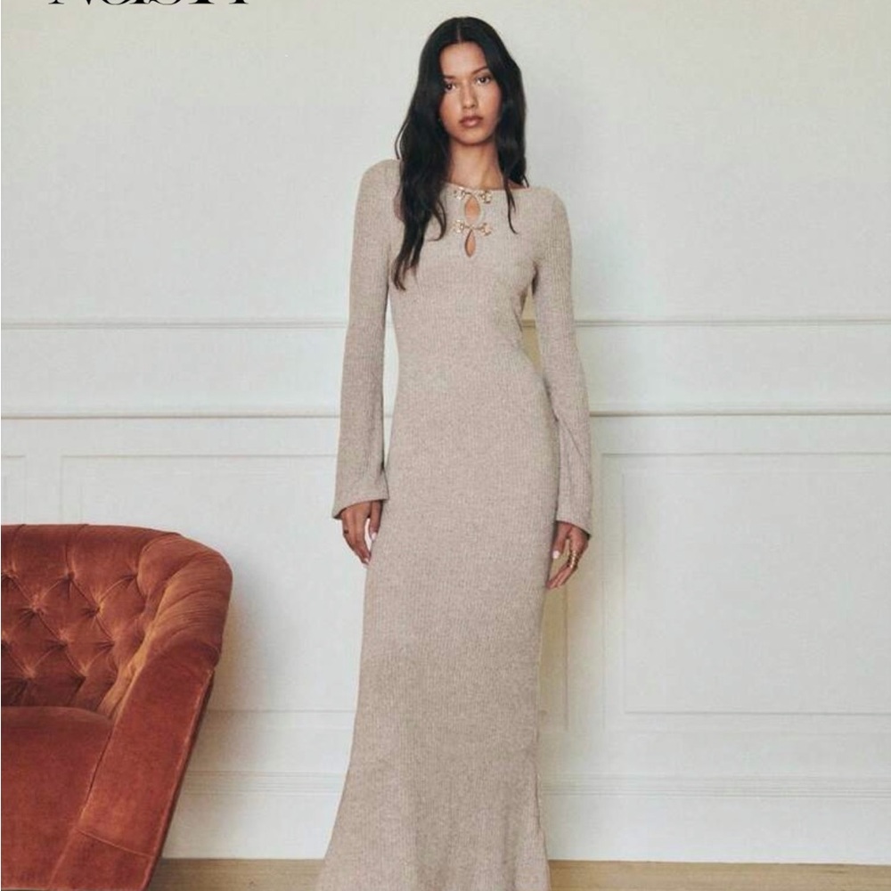 NOISTA Elegant Beige Long Bell Sleeve Dress